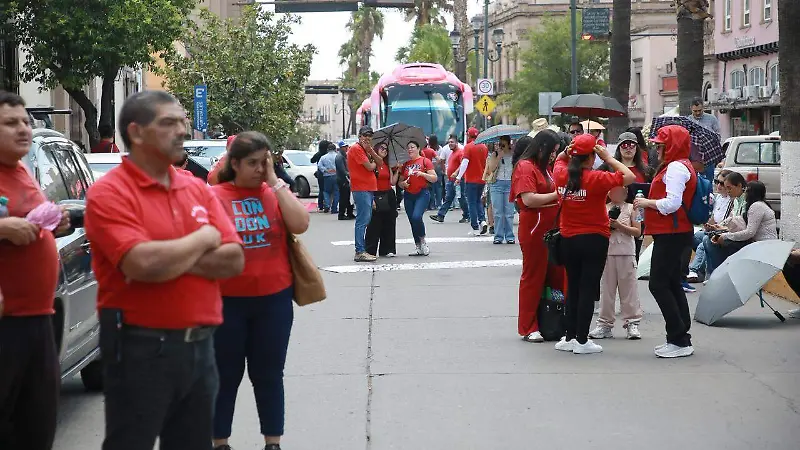 Se manifiestan agremiados de la CNTE en la ciudad de Durango